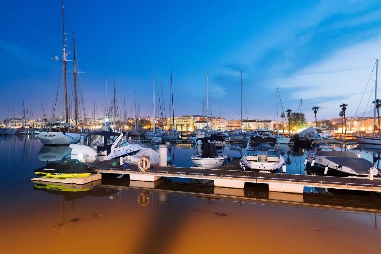 B60 - Lagos Promenade View Apartment Португалия